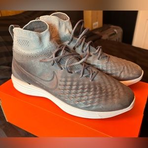 Nike Lunarlon Indoor Soccer style shoes